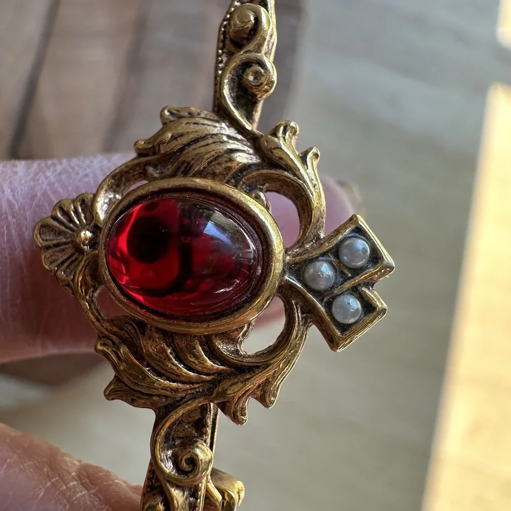 VTG Avon Koala Bear Gold Tone Mama Baby‎ Stick Pin  Red Cabochon 2 Bar Brooches